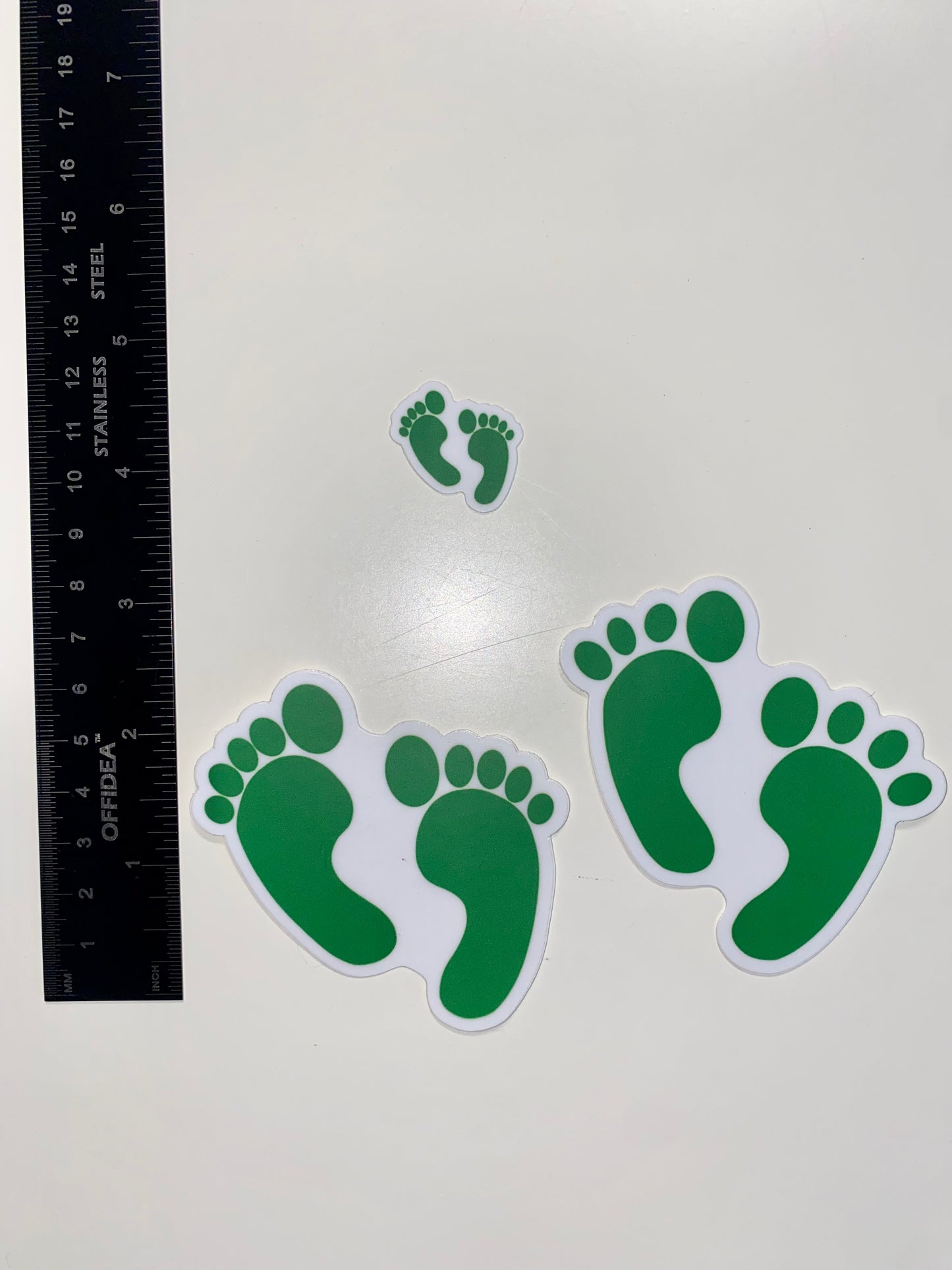 5 Toes Green Feet Sticker